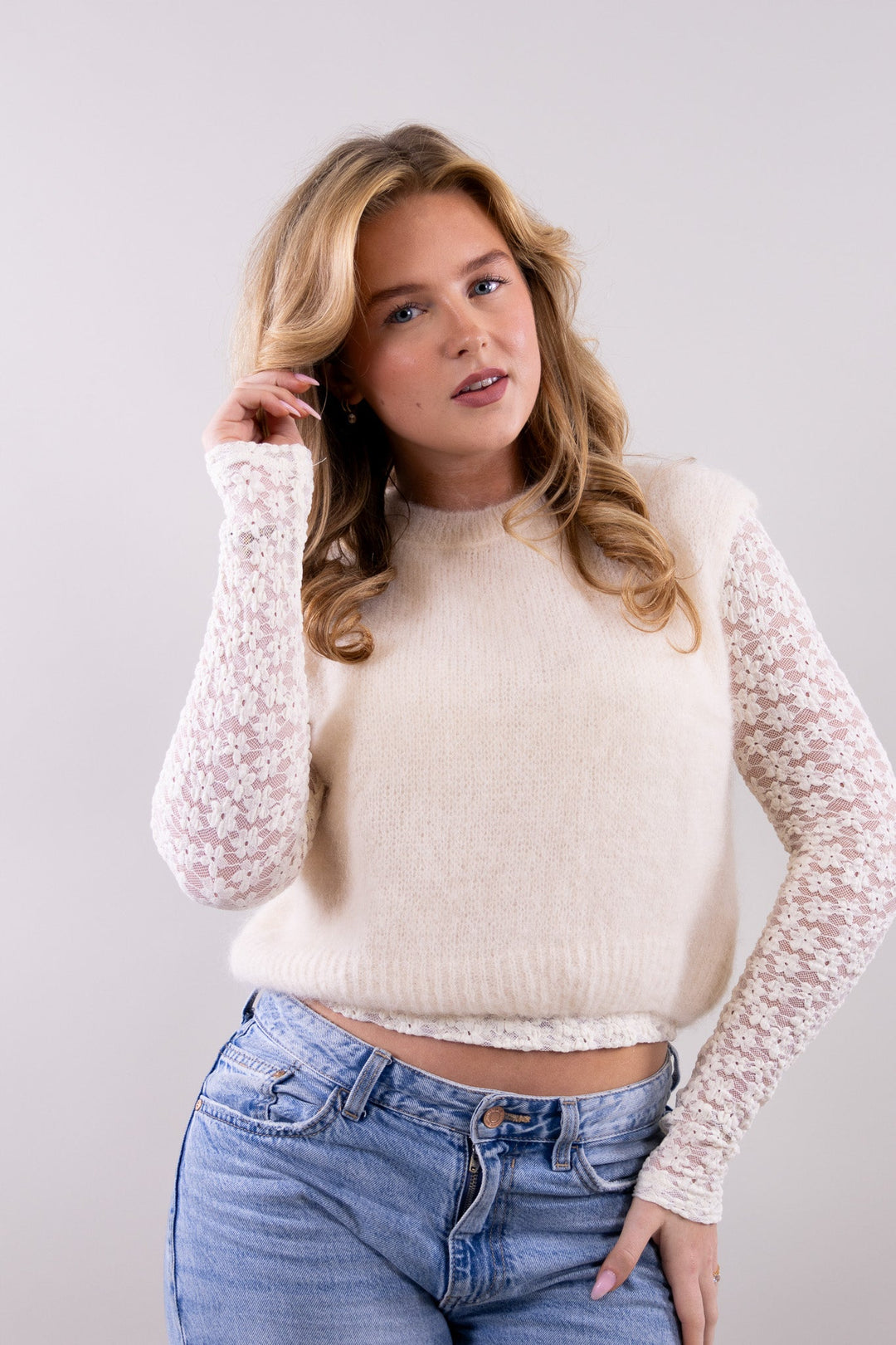 Daisy lace top